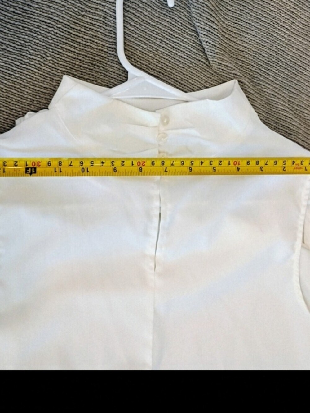Another Sleeveless Hight Degaje Women Silky White, 3 Botton Back losure, Small - Picture 9 of 9